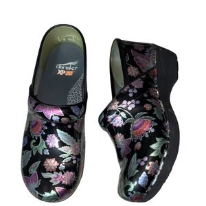 Dansko XP 2.0 Paisley Floral Patent Leather Clogs sz 38 US 7.5-8